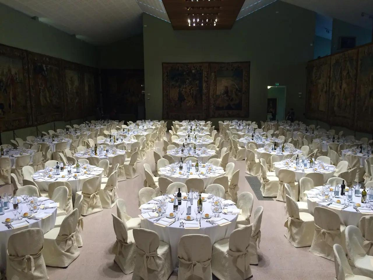 Sala degli Arazzi del Collegio Alberoni allestita per la cena di gala